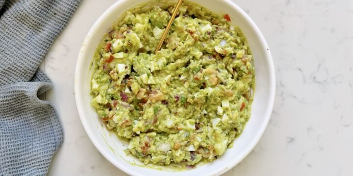 Egg Guacamole (Aji de aguacate)