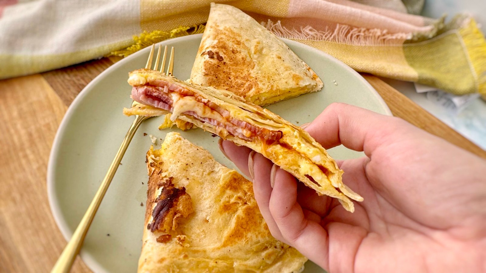 breakfast rich in protein with egg