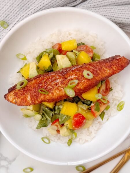 mango salmon recipe, salmon with mango salsa, tropical salmon dish