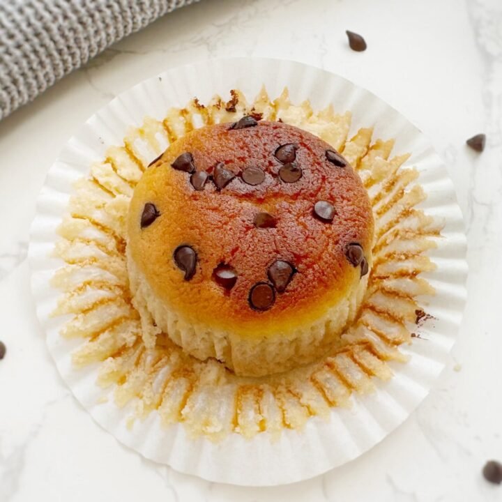 Moist almond flour muffins with sugar-free chocolate chips