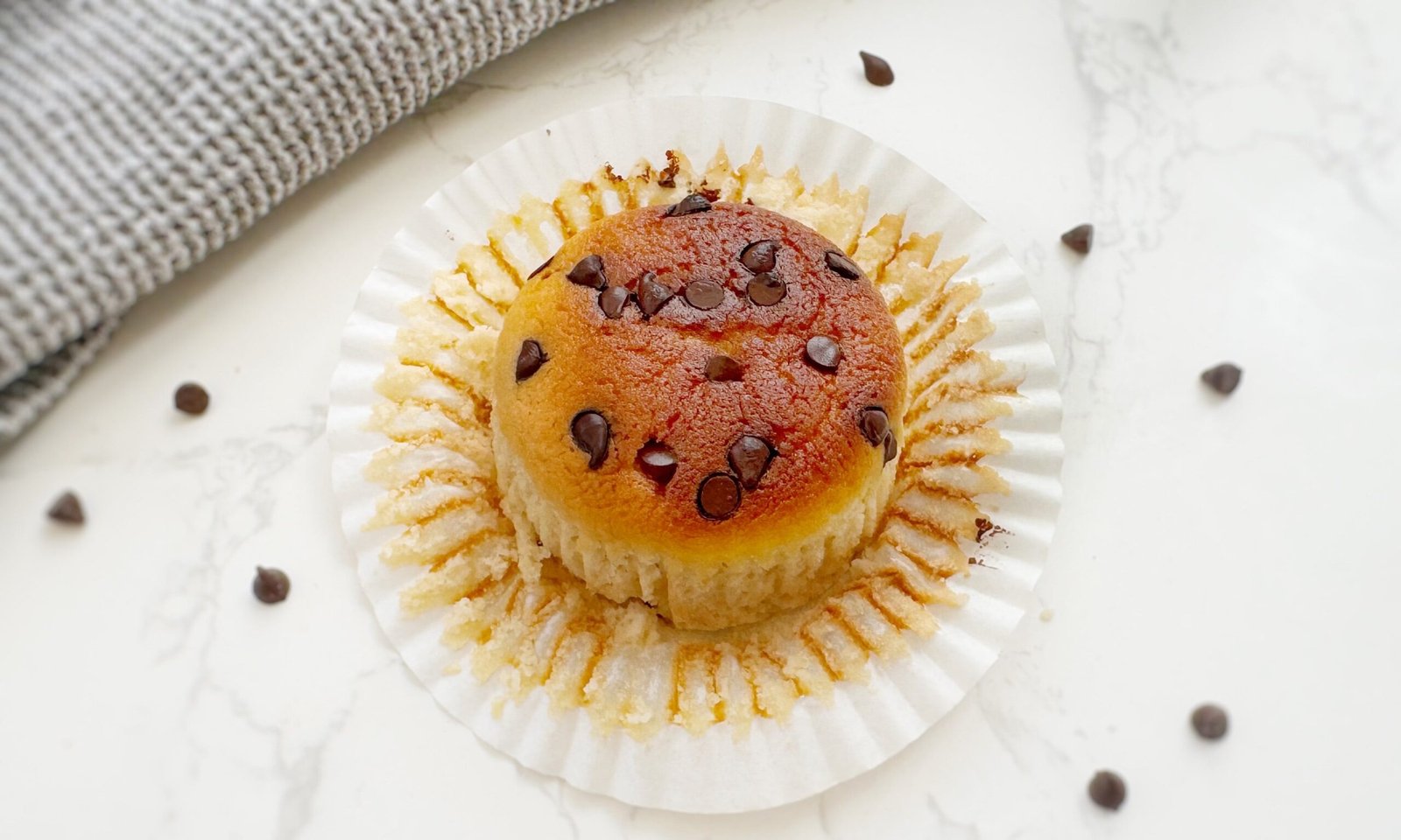 Moist almond flour muffins with sugar-free chocolate chips