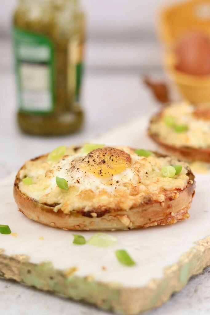 Cheesy Pesto Egg Bagels