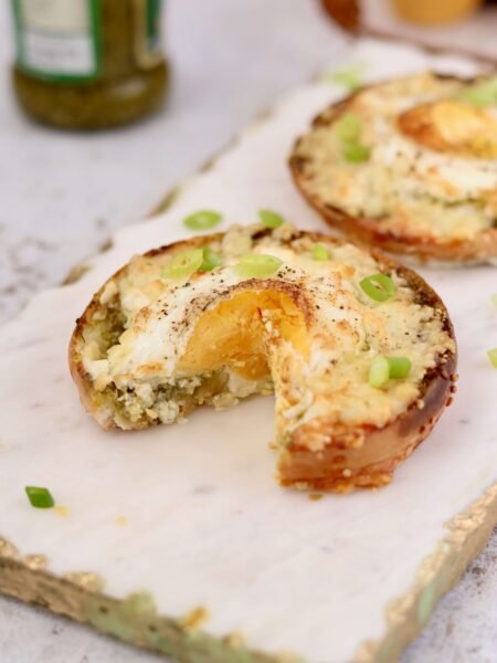 Cheesy Pesto Egg Bagels