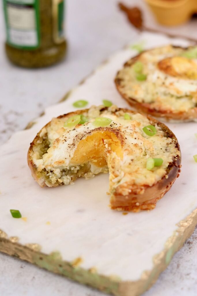 Cheesy Pesto Egg Bagels